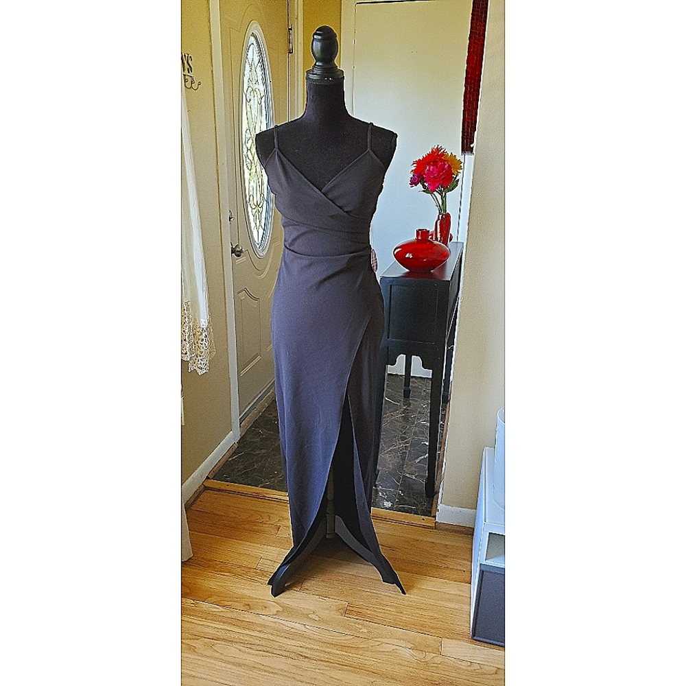 Black slit dress. Perfect for weddings, homecoming, prom, etc.